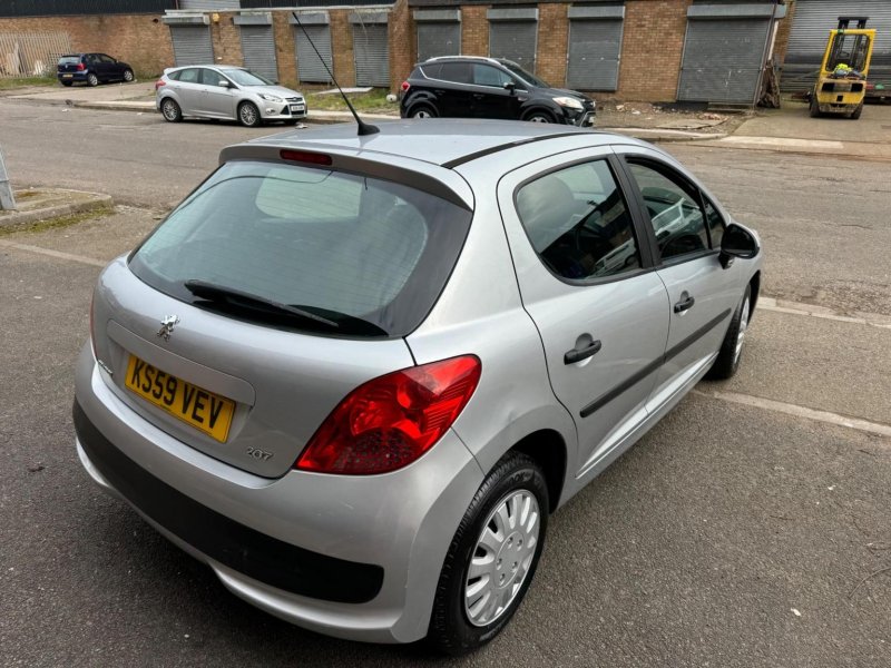 PEUGEOT 207