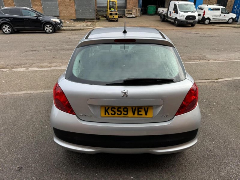 PEUGEOT 207