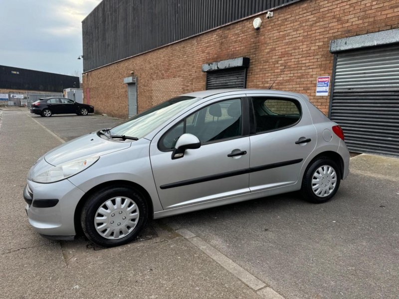 PEUGEOT 207