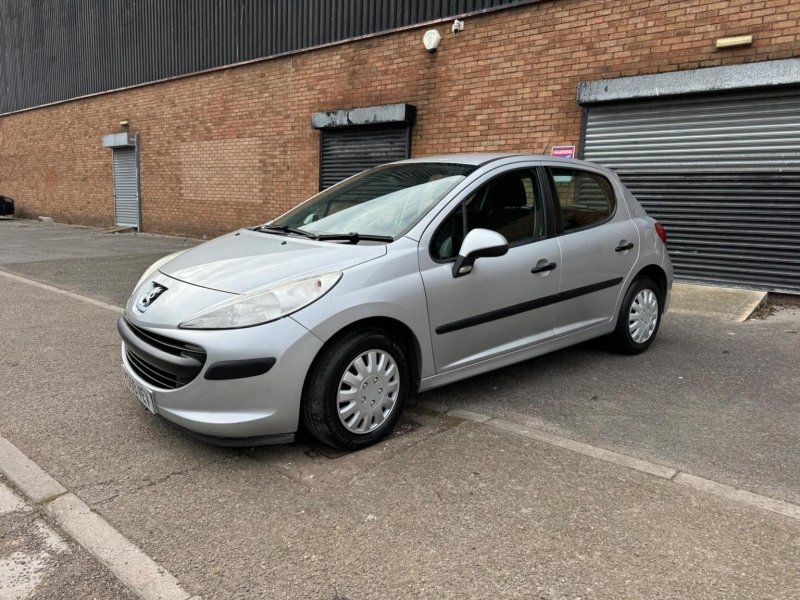 PEUGEOT 207